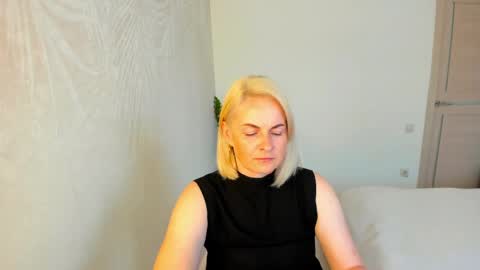 Snapshot of alicee__grace chatting on May 31, 2026, 2:13 pm Alicee online show from May 31, 2026, 2:13 pm