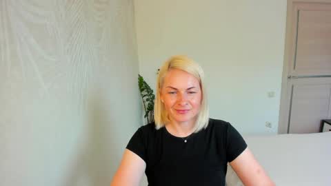 Snapshot of alicee__grace chatting on June 5, 2026, 8:53 am Alicee online show from June 5, 2026, 8:53 am