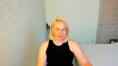 Snapshot of alicee__grace chatting on June 7, 2026, 11:25 am Alicee online show from June 7, 2026, 11:25 am