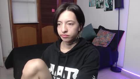 Snapshot of alicee_logan_ chatting on October 18, 2025, 1:52 am alicee_logan_ online show from October 18, 2025, 1:52 am