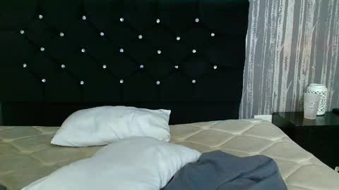 alicee_moonn online show from April 14, 2026, 8:04 pm