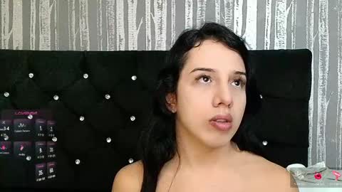 Snapshot of alicee_moonn chatting on May 18, 2026, 5:19 pm alicee_moonn online show from May 18, 2026, 5:19 pm