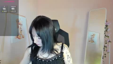 Snapshot of aliceeinwonderlanddd chatting on May 24, 2026, 3:22 am Alice online show from May 24, 2026, 3:22 am