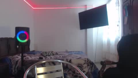 aliceesmiths online show from May 26, 2026, 6:26 pm