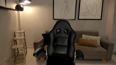 Alice online show from September 18, 2025, 7:05 pm