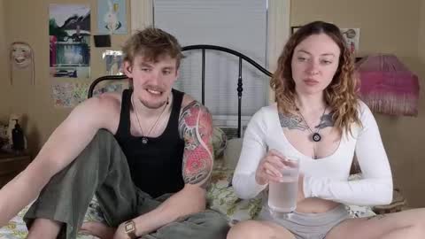 Snapshot of aliceinaceland chatting on October 10, 2025, 6:40 pm AliceInAceland online show from October 10, 2025, 6:40 pm