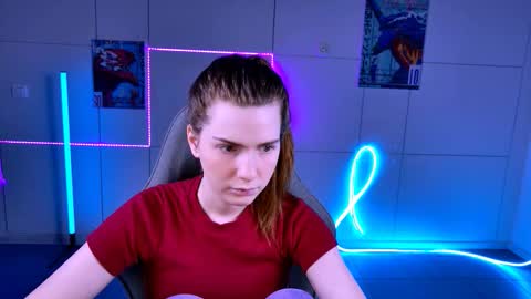 Snapshot of aliceinredsquare_ chatting on October 10, 2025, 5:17 am Alice online show from October 10, 2025, 5:17 am