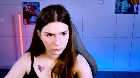 Snapshot of aliceinredsquare_ chatting on October 16, 2025, 5:19 am Alice online show from October 16, 2025, 5:19 am