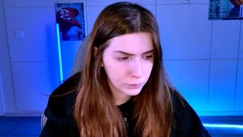 Snapshot of aliceinredsquare_ chatting on October 30, 2025, 5:09 am Alice online show from October 30, 2025, 5:09 am