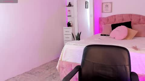  ALICEKIING online show from November 26, 2025, 3:07 am