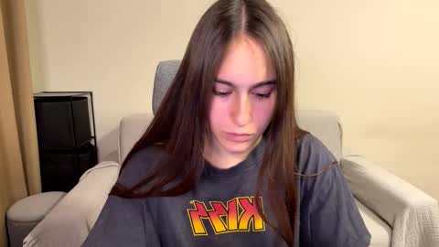 alicekollt online show from September 27, 2025, 7:52 pm