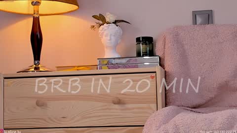 Elle online show from February 4, 2025, 11:05 am