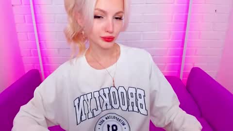 alicemonro online show from November 17, 2025, 8:31 am