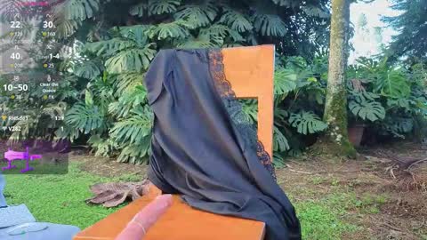 Snapshot of alicemrtnzz chatting on October 27, 2025, 10:25 pm alicemrtnzz online show from October 27, 2025, 10:25 pm