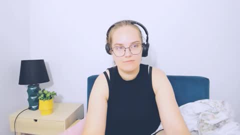 Snapshot of alicesensitive chatting on October 11, 2025, 9:30 am alicesensitive online show from October 11, 2025, 9:30 am