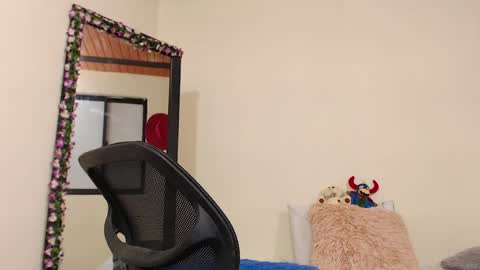J Ruiz online show from January 26, 2025, 2:41 pm