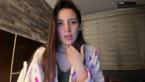 Snapshot of alicewillow chatting on December 3, 2024, 2:58 am Alice online show from December 3, 2024, 2:58 am