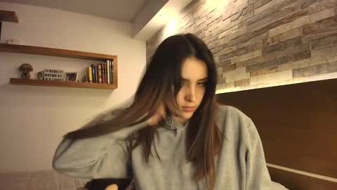 Snapshot of alicewillow chatting on October 15, 2025, 11:38 pm Alice online show from October 15, 2025, 11:38 pm