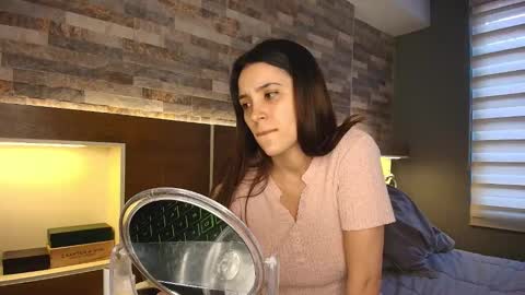 Snapshot of alicewillow chatting on October 17, 2025, 10:01 pm Alice online show from October 17, 2025, 10:01 pm