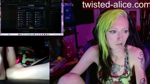 Snapshot of alicewonder52 chatting on April 2, 2026, 3:15 am Alice online show from April 2, 2026, 3:15 am