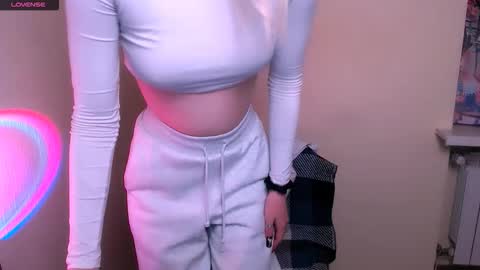 Snapshot of alicexooo_ chatting on February 21, 2026, 9:21 am Alice online show from February 21, 2026, 9:21 am