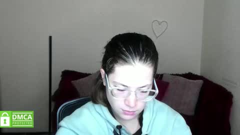 Snapshot of alicia_folow chatting on November 1, 2025, 12:18 pm Alicia online show from November 1, 2025, 12:18 pm