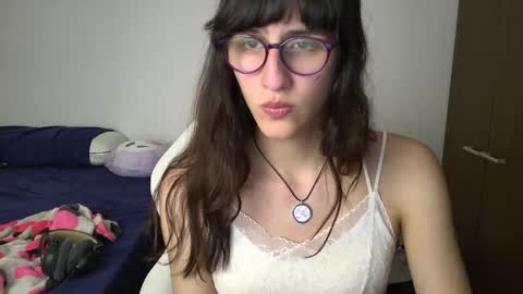 Snapshot of alicia_love29 chatting on January 4, 2025, 5:58 am Alice online show from January 4, 2025, 5:58 am