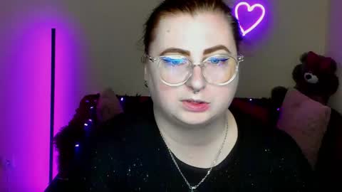 Snapshot of aliciaaared_kis chatting on April 6, 2026, 11:22 am Alicia online show from April 6, 2026, 11:22 am