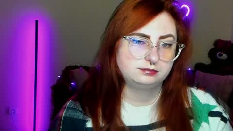 Snapshot of aliciaaared_kis chatting on April 24, 2026, 5:43 am Alicia online show from April 24, 2026, 5:43 am