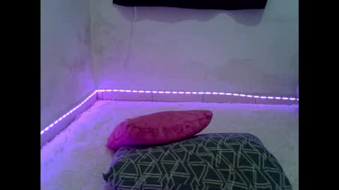 Snapshot of aliciaaxiom chatting on January 9, 2025, 3:04 am Alicia Axiom online show from January 9, 2025, 3:04 am