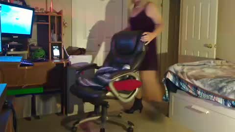 Snapshot of aliciadehart181 chatting on October 12, 2025, 1:37 am Alicia deHart Help me reach 1000 Followers. Its FREE online show from October 12, 2025, 1:37 am