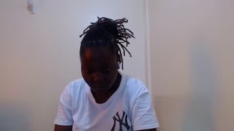 alicialust1 online show from February 18, 2025, 1:00 pm