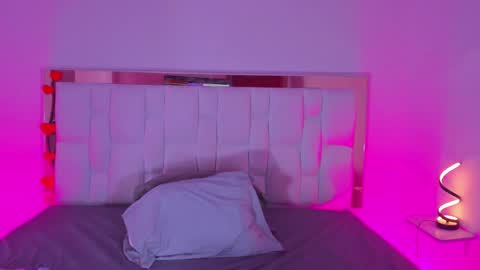 Alicia  online show from April 10, 2026, 1:33 am