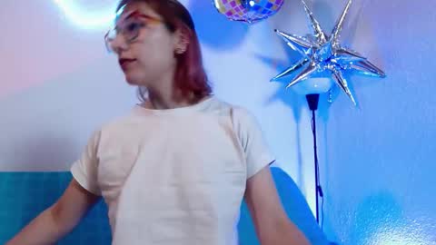  Alicia  online show from November 8, 2025, 11:43 am