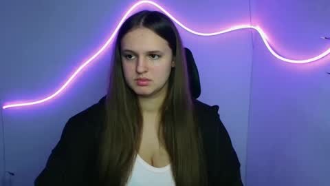 Snapshot of alicie_dream_ chatting on October 3, 2025, 11:07 am Alicie online show from October 3, 2025, 11:07 am