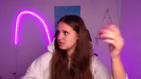 Snapshot of alicie_dream_ chatting on October 21, 2025, 11:22 am Alicie online show from October 21, 2025, 11:22 am