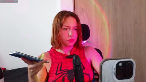 aliciia_23 online show from April 13, 2026, 9:53 pm