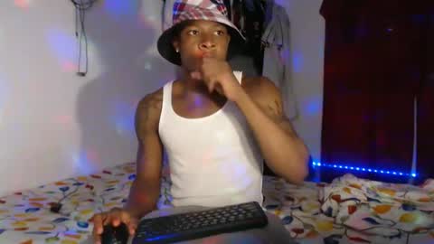 Snapshot of alid_17 chatting on March 6, 2025, 5:57 am Alid 17 online show from March 6, 2025, 5:57 am