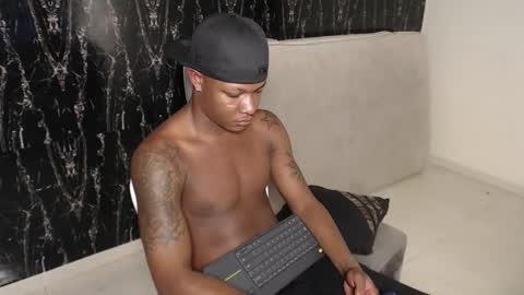 Snapshot of alid_17 chatting on February 25, 2026, 6:45 am Alid 17 online show from February 25, 2026, 6:45 am