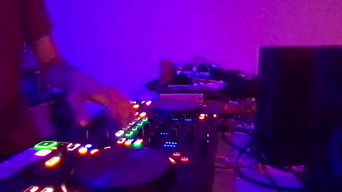 Snapshot of alien8720 chatting on February 8, 2025, 12:17 pm busco rockera online show from February 8, 2025, 12:17 pm