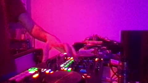 Snapshot of alien8720 chatting on February 8, 2025, 9:46 pm busco rockera online show from February 8, 2025, 9:46 pm