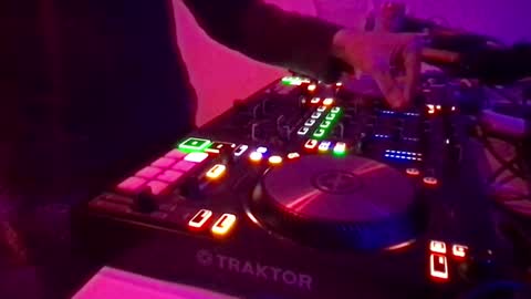 Snapshot of alien8720 chatting on February 11, 2025, 7:16 pm busco rockera online show from February 11, 2025, 7:16 pm