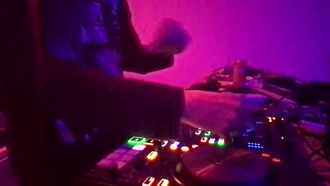 Snapshot of alien8720 chatting on February 13, 2025, 6:38 pm busco rockera online show from February 13, 2025, 6:38 pm