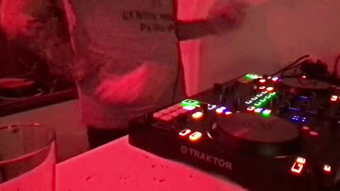 Snapshot of alien8720 chatting on February 17, 2025, 6:26 pm busco rockera online show from February 17, 2025, 6:26 pm