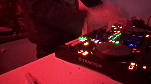 Snapshot of alien8720 chatting on February 18, 2025, 5:42 pm busco rockera online show from February 18, 2025, 5:42 pm