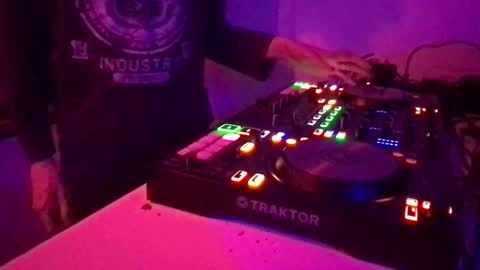 Snapshot of alien8720 chatting on February 20, 2025, 6:13 pm busco rockera online show from February 20, 2025, 6:13 pm