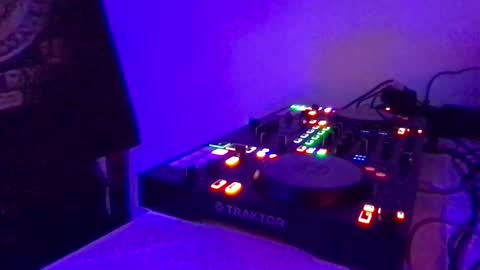 Snapshot of alien8720 chatting on February 21, 2025, 6:59 pm busco rockera online show from February 21, 2025, 6:59 pm