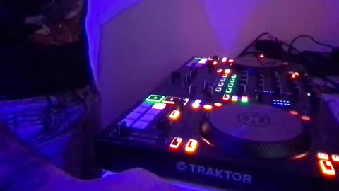 Snapshot of alien8720 chatting on March 2, 2025, 4:21 pm busco rockera online show from March 2, 2025, 4:21 pm