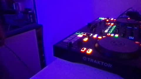 Snapshot of alien8720 chatting on March 3, 2025, 12:04 am busco rockera online show from March 3, 2025, 12:04 am