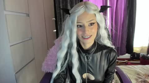 Snapshot of alien_universe chatting on February 20, 2025, 8:36 pm Aiko Independent Model online show from February 20, 2025, 8:36 pm